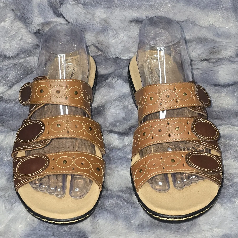NWOB Clarks Leisa Cacti Q Triple Strap Slide Sandals Brown Multi Size‎ 8.5